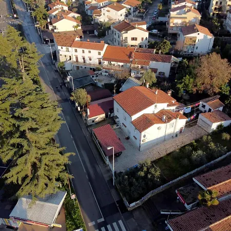 Apartment Tulux Poreč Exteriör bild
