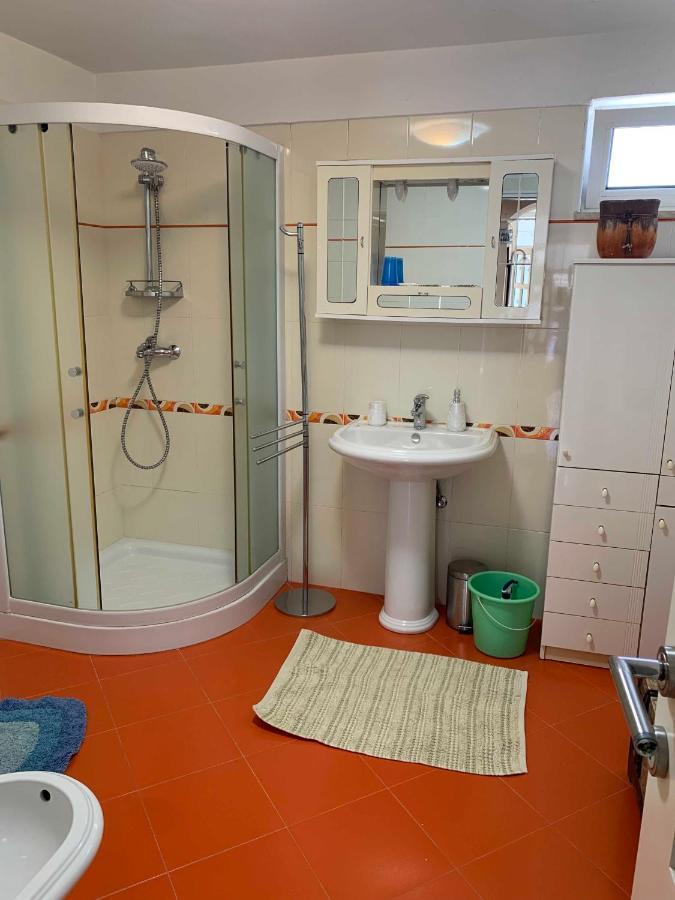 Tulux Apartment *